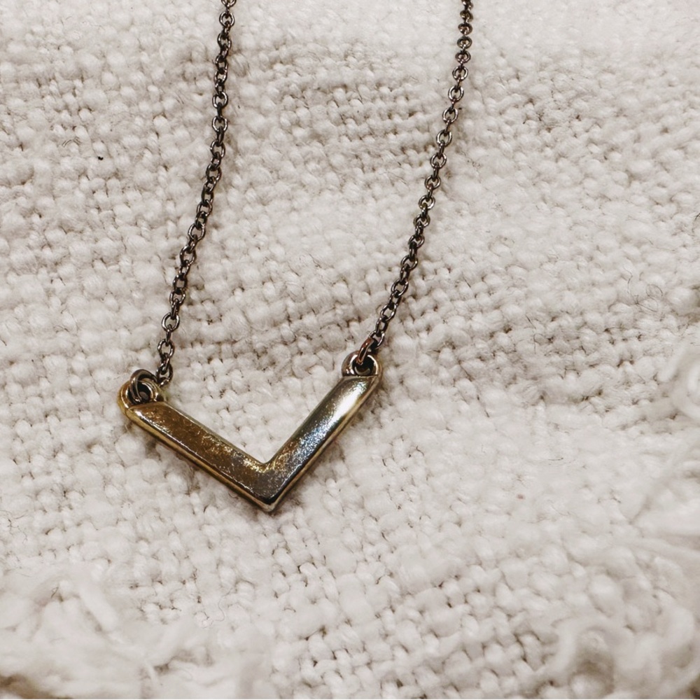 💛FREE W/ purchase Chevron Necklace